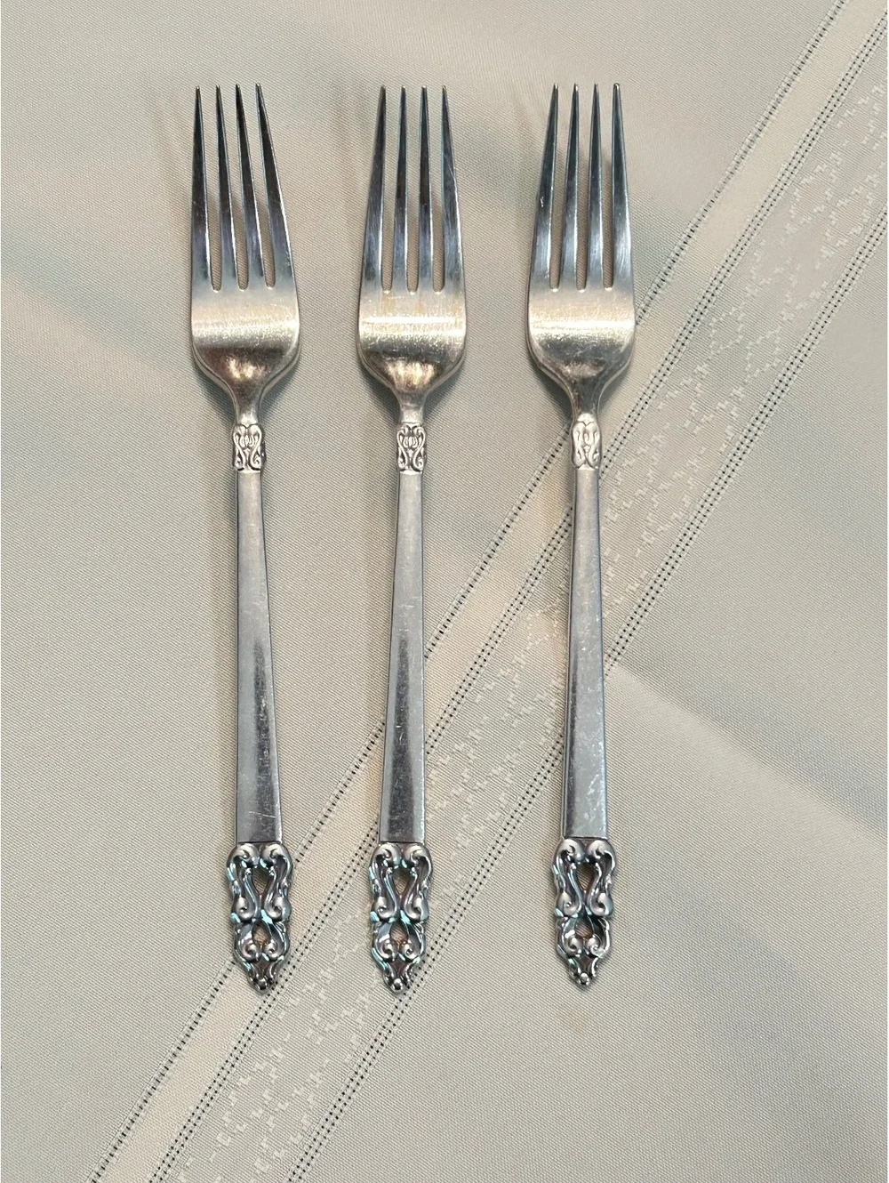 1847 Rogers Bros King Frederik Silverplate Dinner Forks, Set of Three